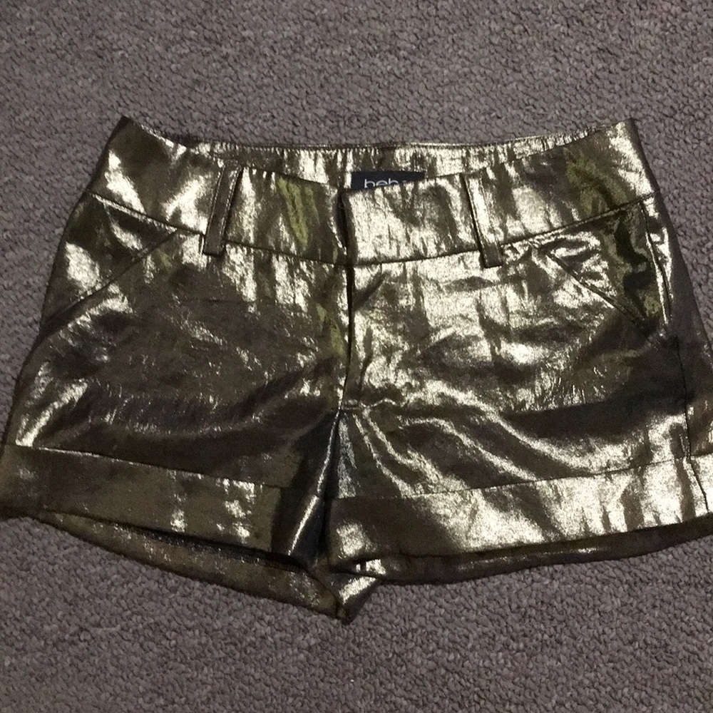 Bebe Metallic Gold Short 00 EUC